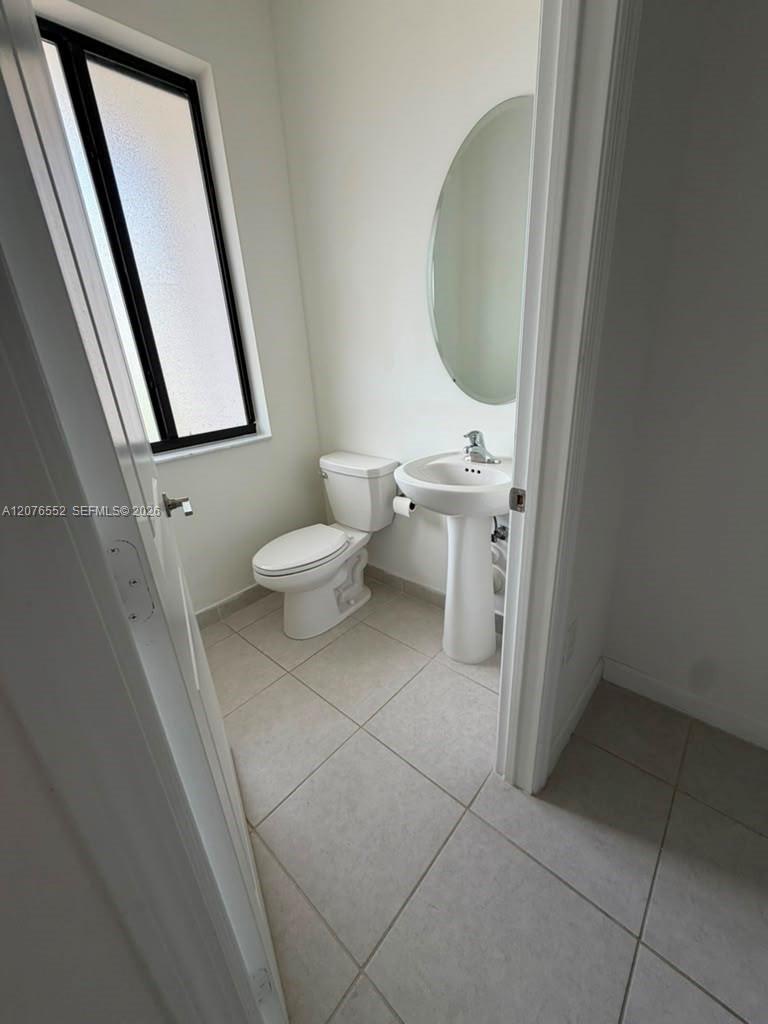 519 NE 208th Ter, Miami FL 33179 photo 4
