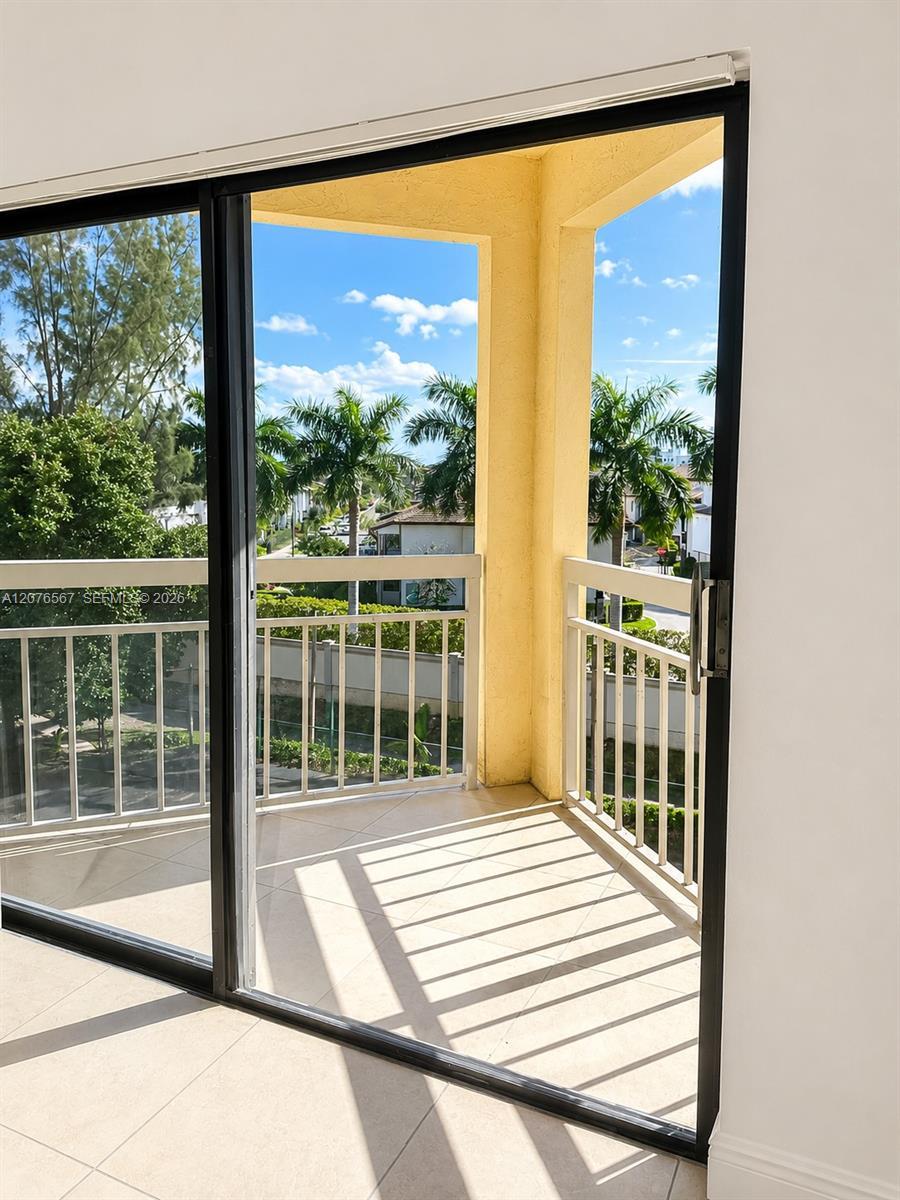 8290 Lake Dr # 445, Doral FL 33166 photo 5
