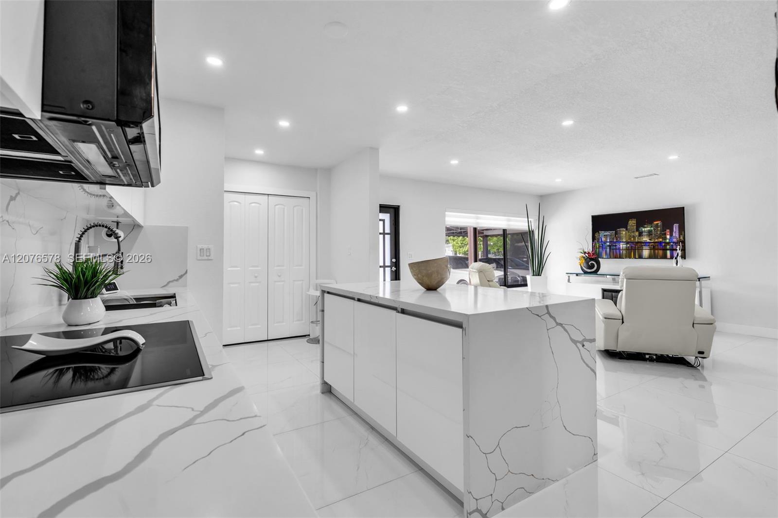 1270 W 64th Ter, Hialeah FL 33012 photo 3