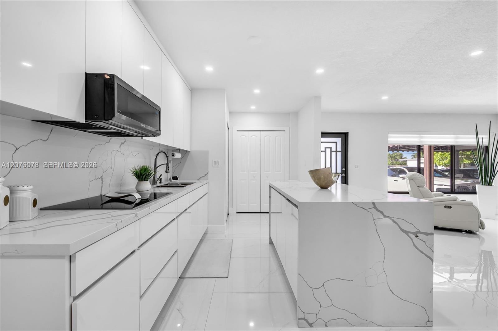 1270 W 64th Ter, Hialeah FL 33012 photo 4