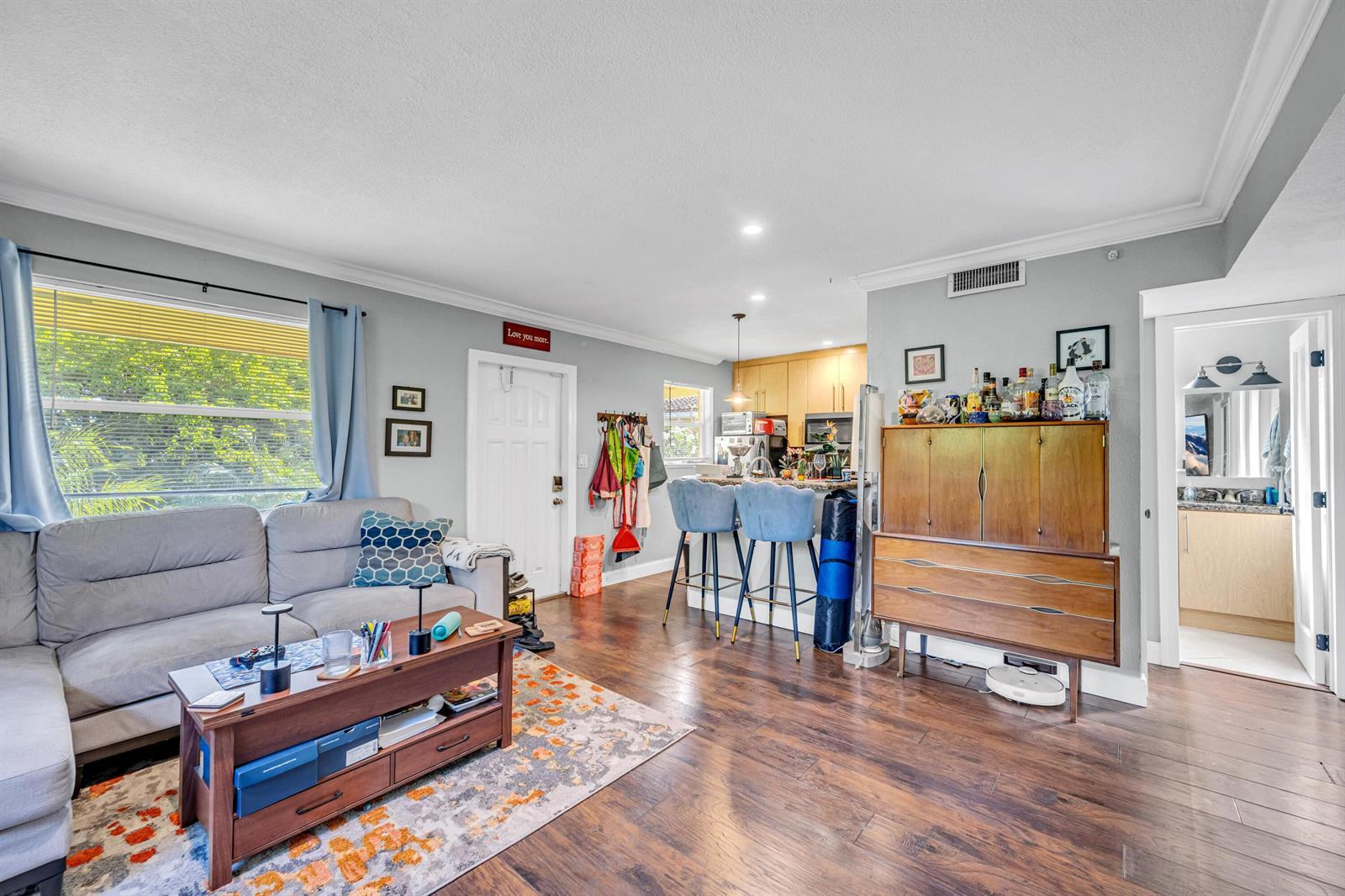 811 NE 14TH Place # 10, Fort Lauderdale FL 33304