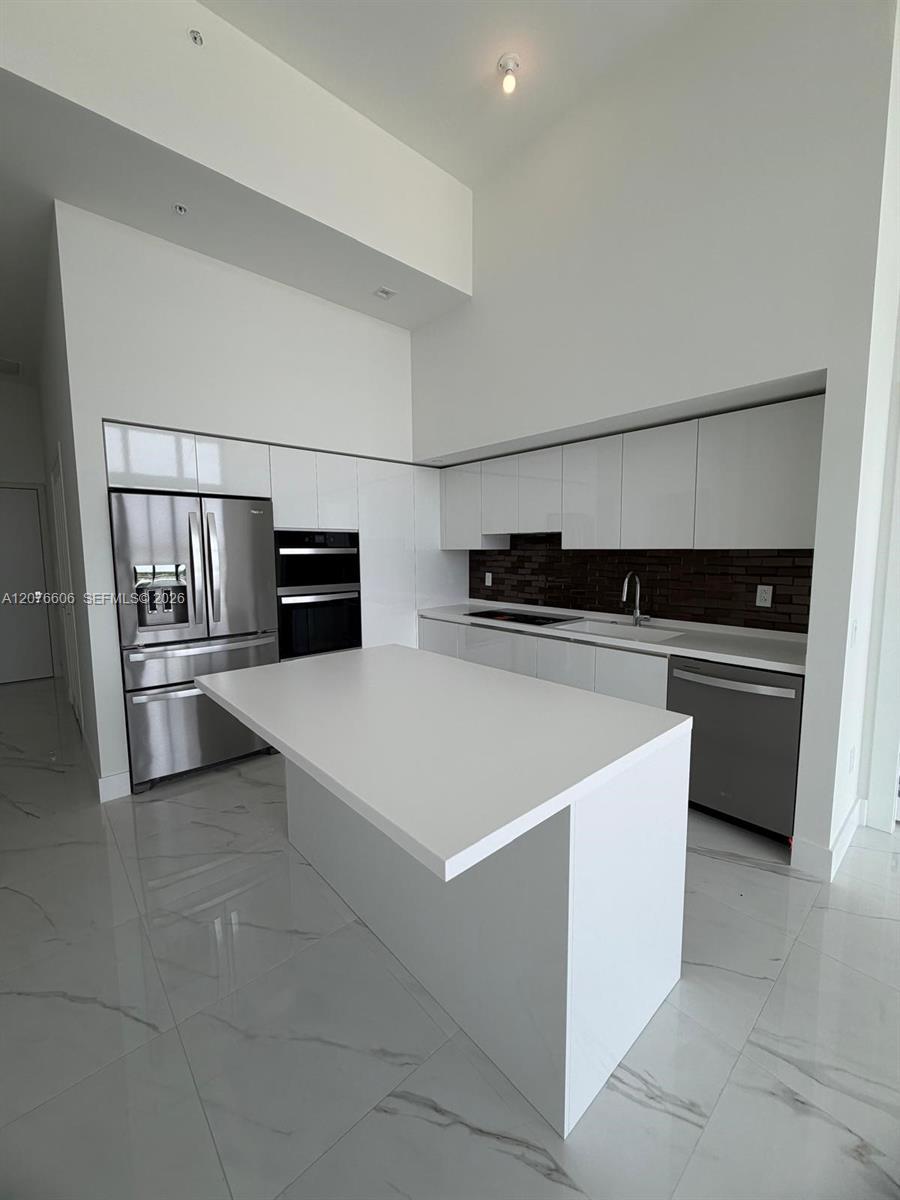1170 E HALLANDALE BEACH BLVD # 607, Hallandale Beach FL 33009 photo 2