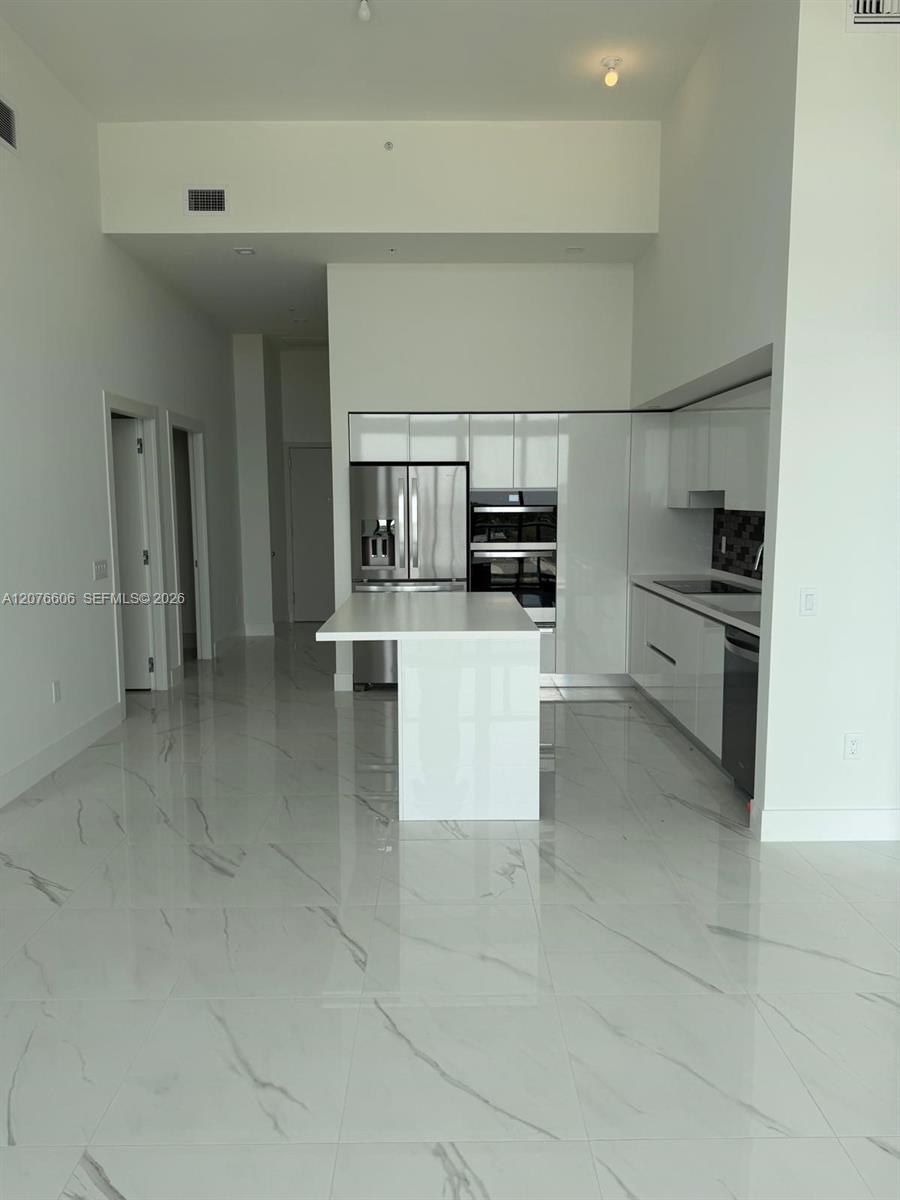 1170 E HALLANDALE BEACH BLVD # 607, Hallandale Beach FL 33009 photo 3