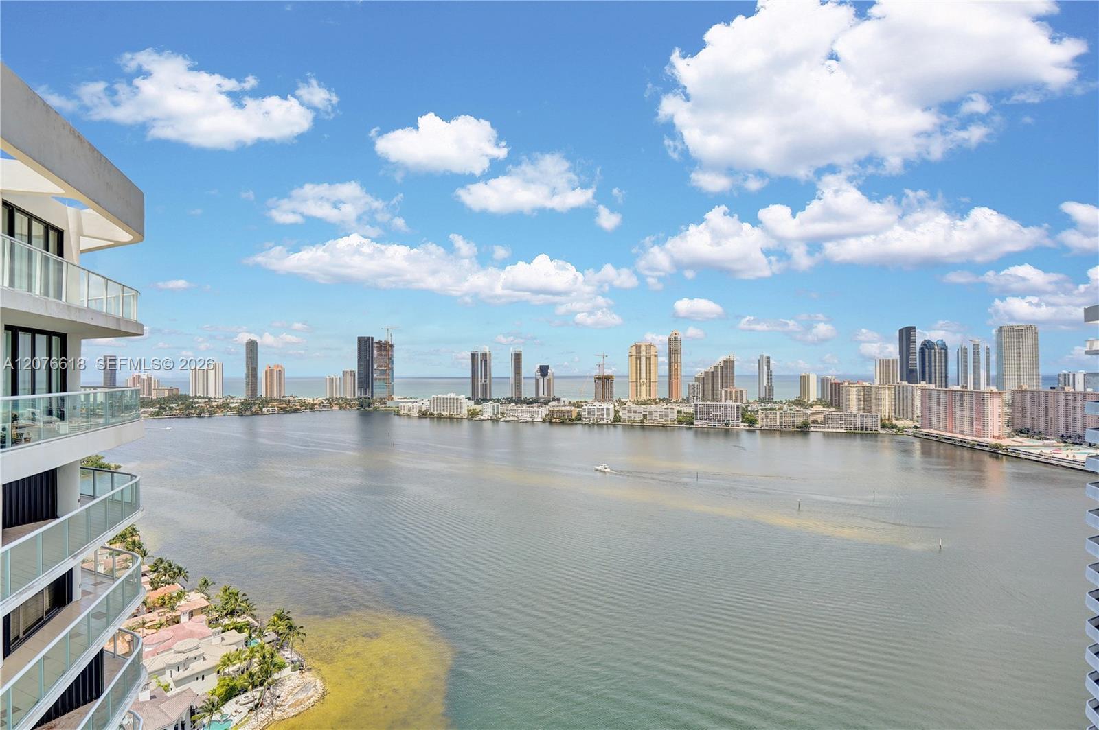 4000 Island Blvd, Aventura FL 33160 photo 2