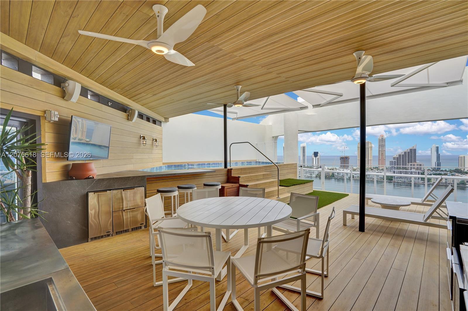 4000 Island Blvd, Aventura FL 33160 photo 4