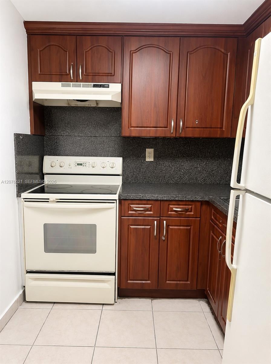 666 W 81st St # 103, Hialeah FL 33014 photo 2