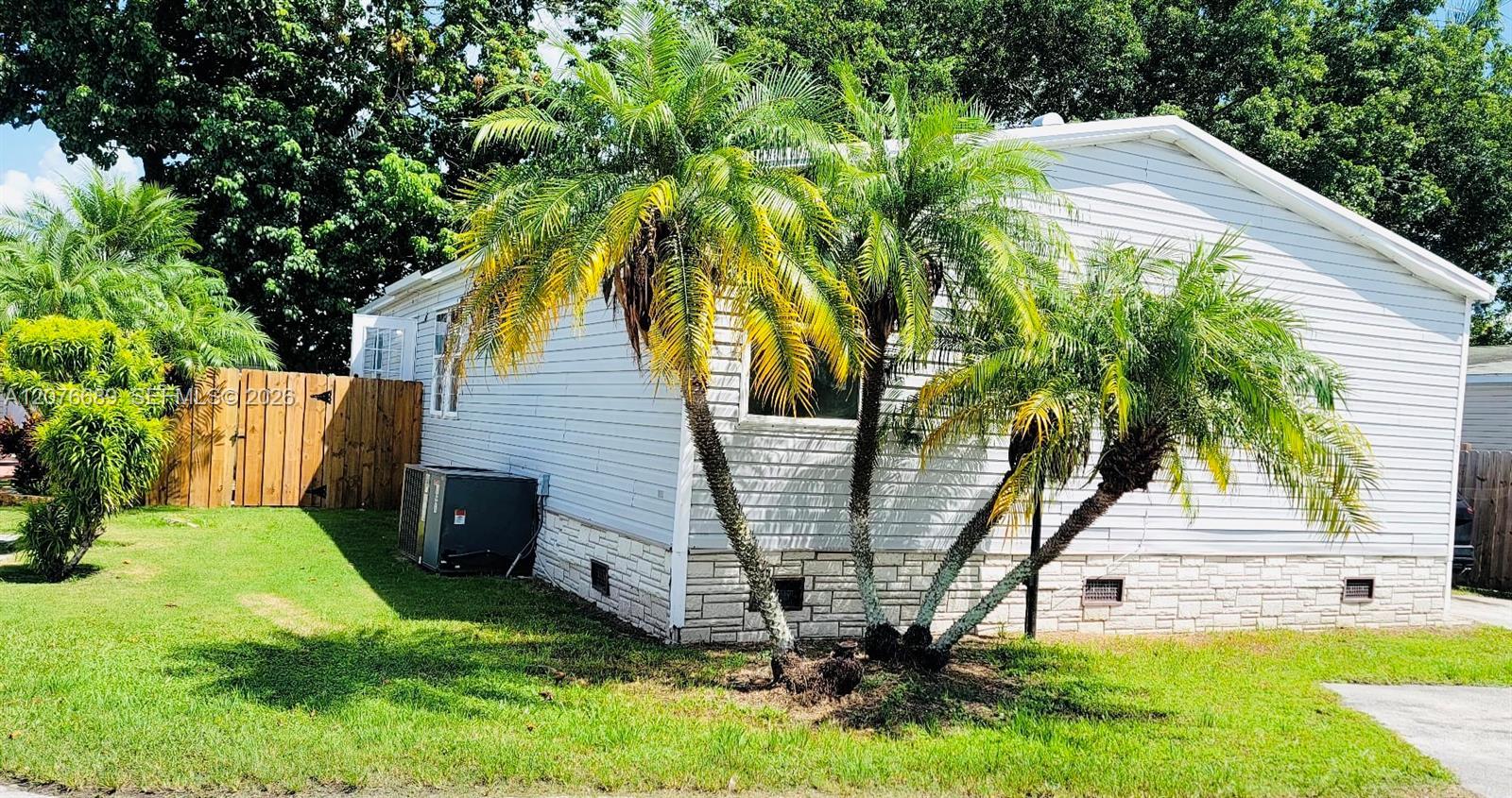 220 NE 12th Ave # 72, Homestead FL 33030