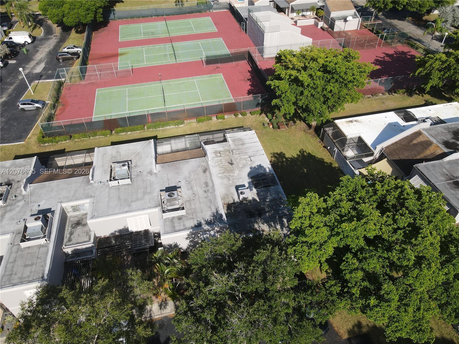 1541 NW 113th Ave, Pembroke Pines FL 33026 photo 4