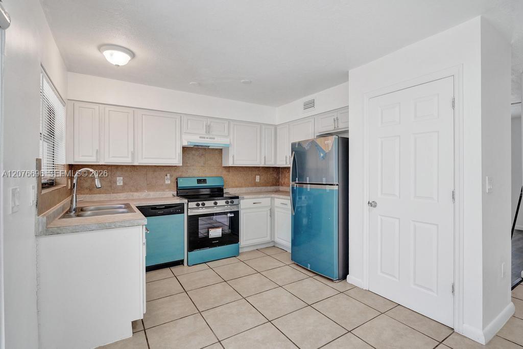 4511 Treehouse Ln # B, Tamarac FL 33319 photo 5