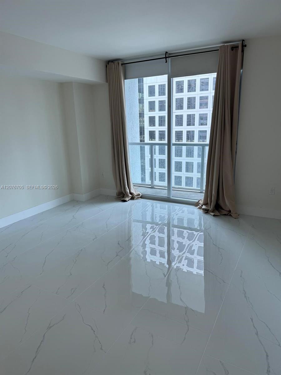 500 Brickell Ave # 3210, Miami FL 33131 photo 2