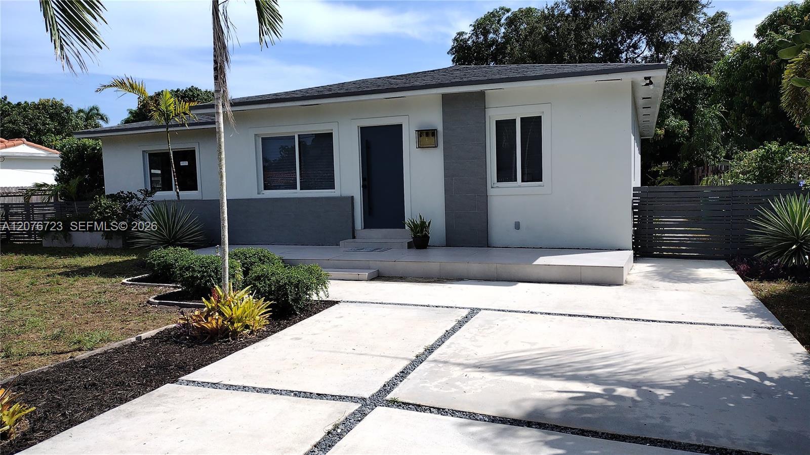 300 S Biscayne River Dr, Miami FL 33169 photo 2