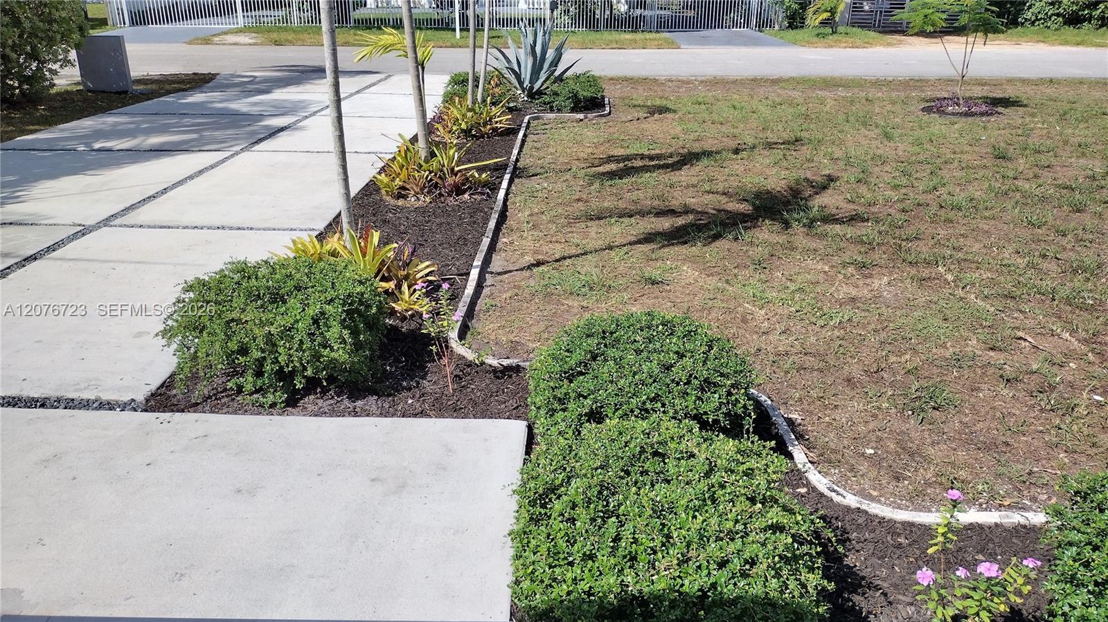 300 S Biscayne River Dr, Miami FL 33169 photo 3
