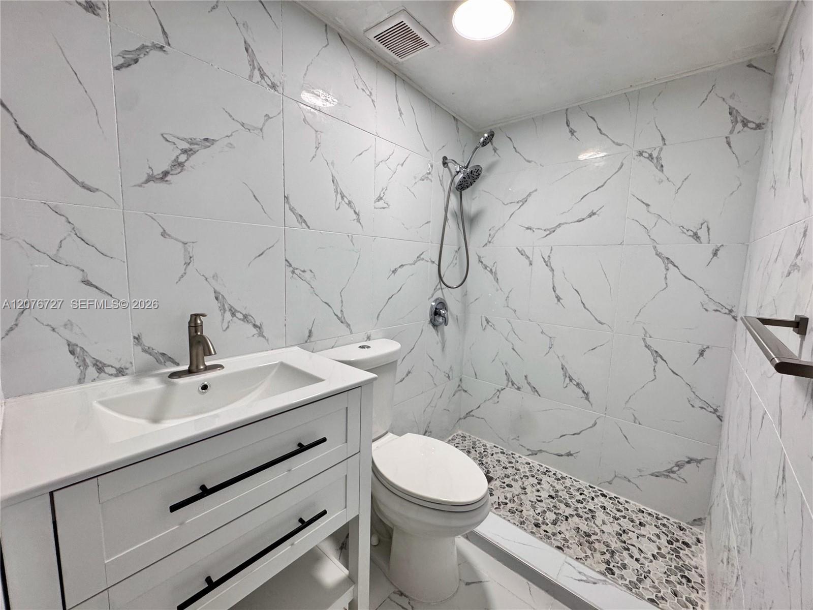 719 Glenn Pkwy, Hollywood FL 33021 photo 5