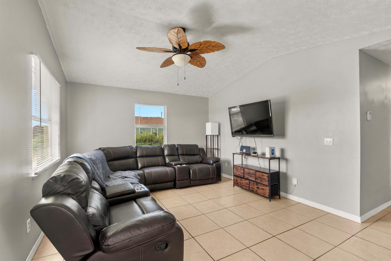 1175 12th Court SW, Vero Beach FL 32962 photo 2