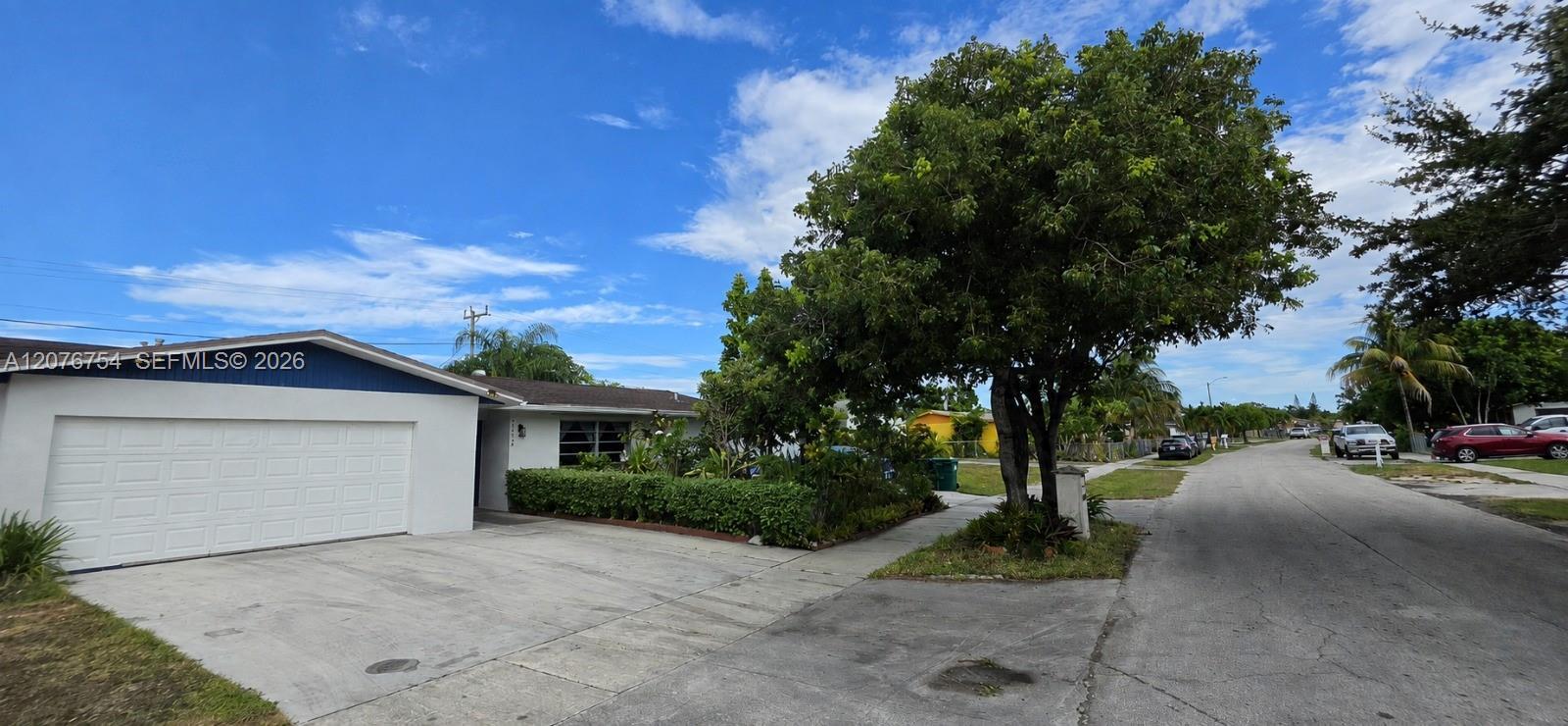 20602 SW 117th Ct, Miami FL 33177 photo 2