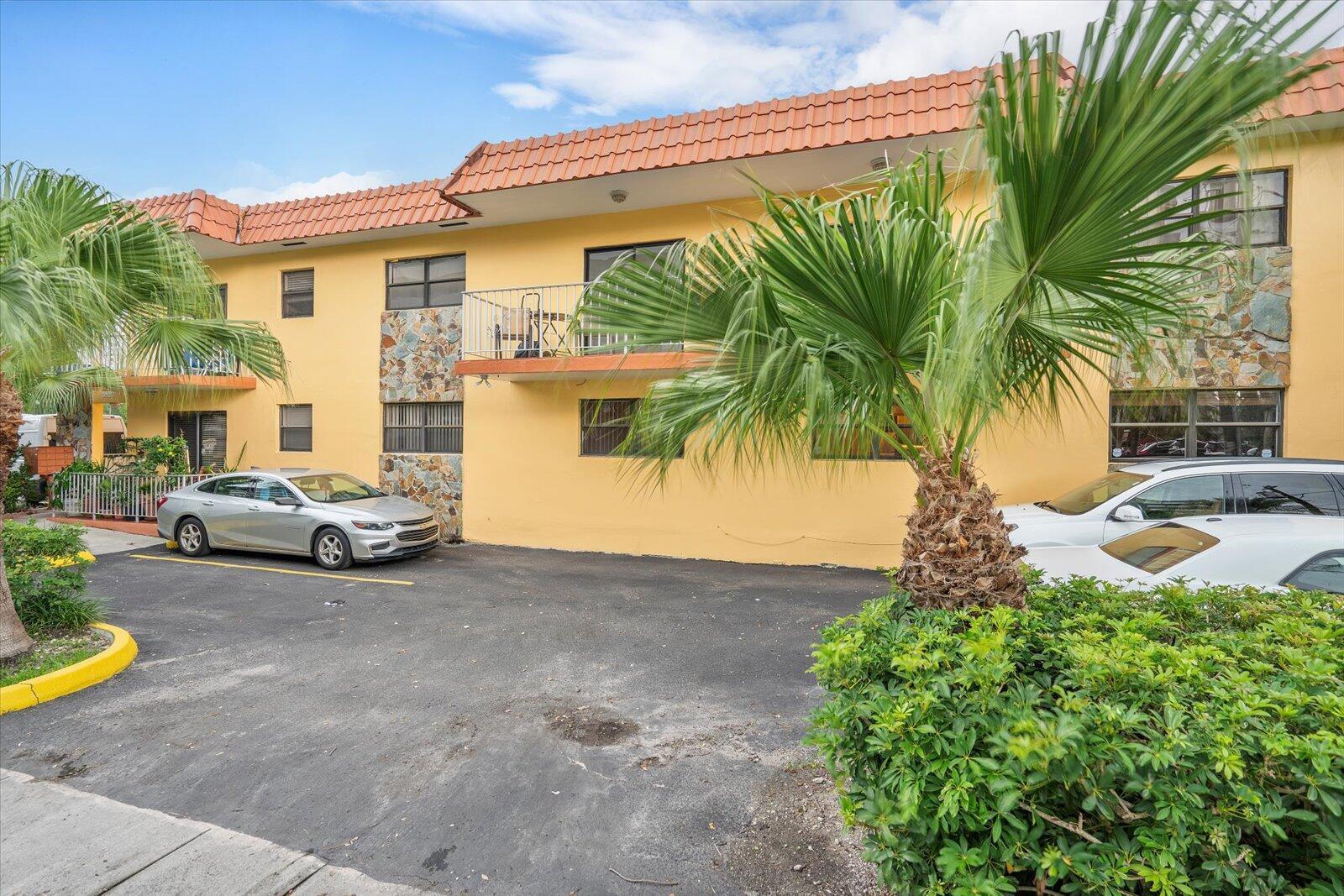 3522 NE 166TH Street # 6, North Miami Beach FL 33160 photo 2