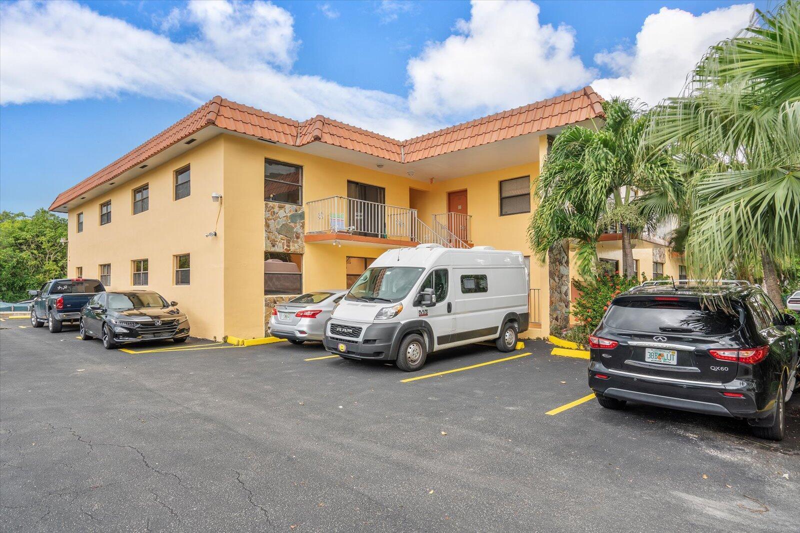 3522 NE 166TH Street # 6, North Miami Beach FL 33160