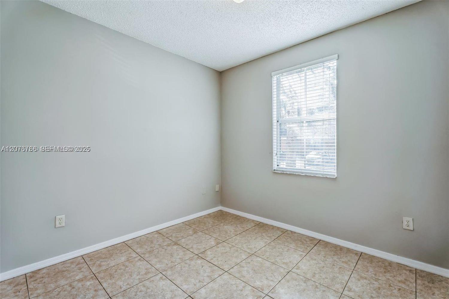 4240 NE 9th St, Homestead FL 33033 photo 3