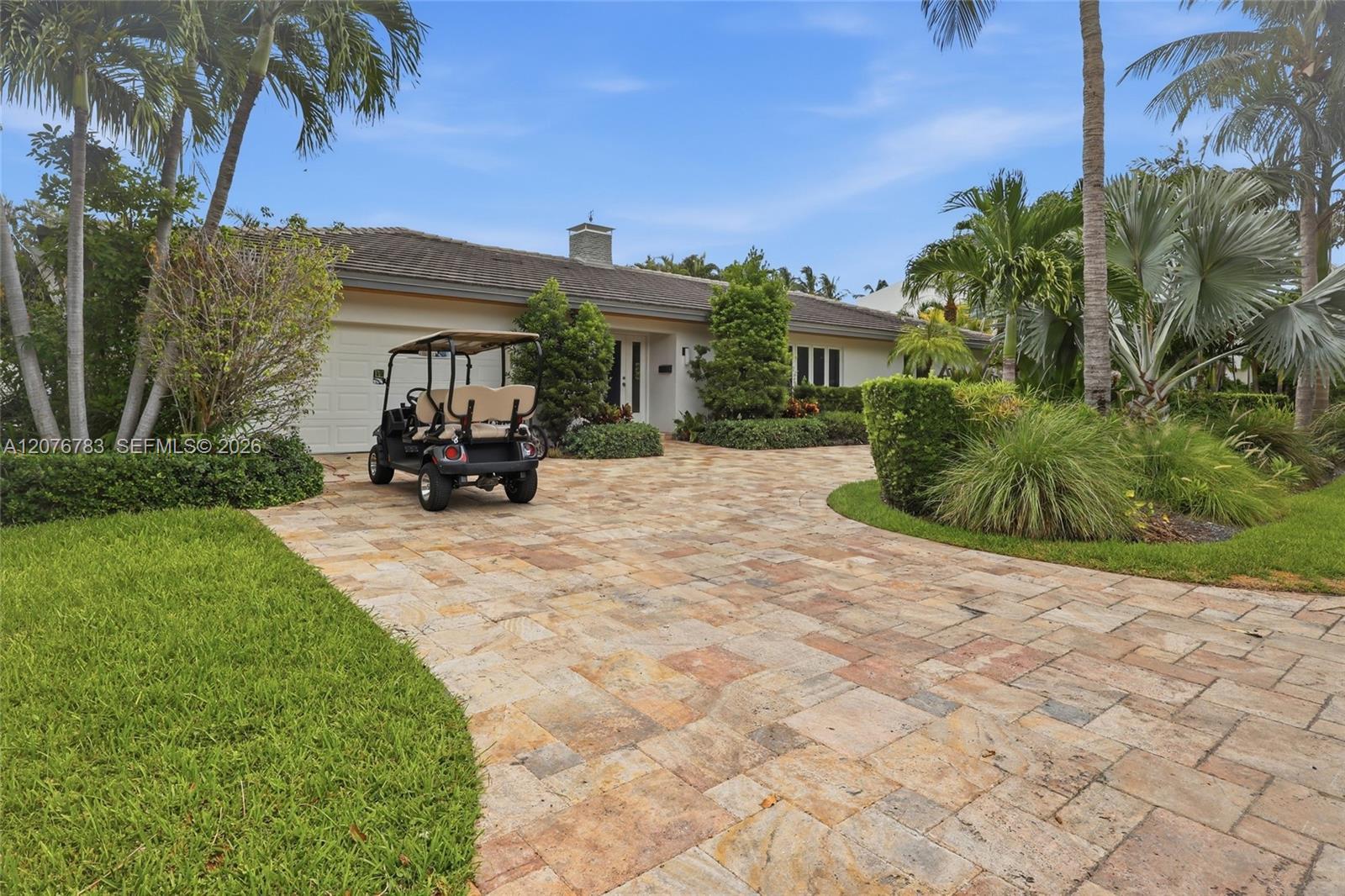 571 S Mashta Dr, Key Biscayne FL 33149 photo 2