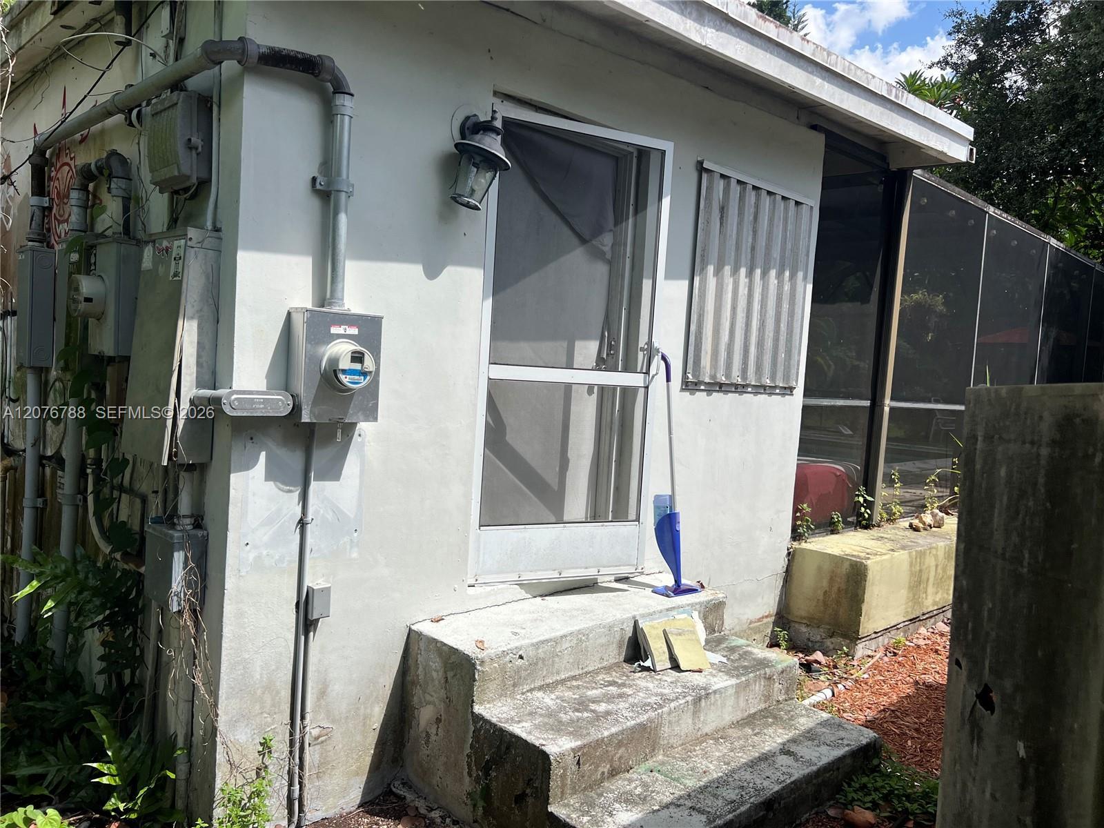 11429 NE 11th Pl, Biscayne Park FL 33161 photo 3