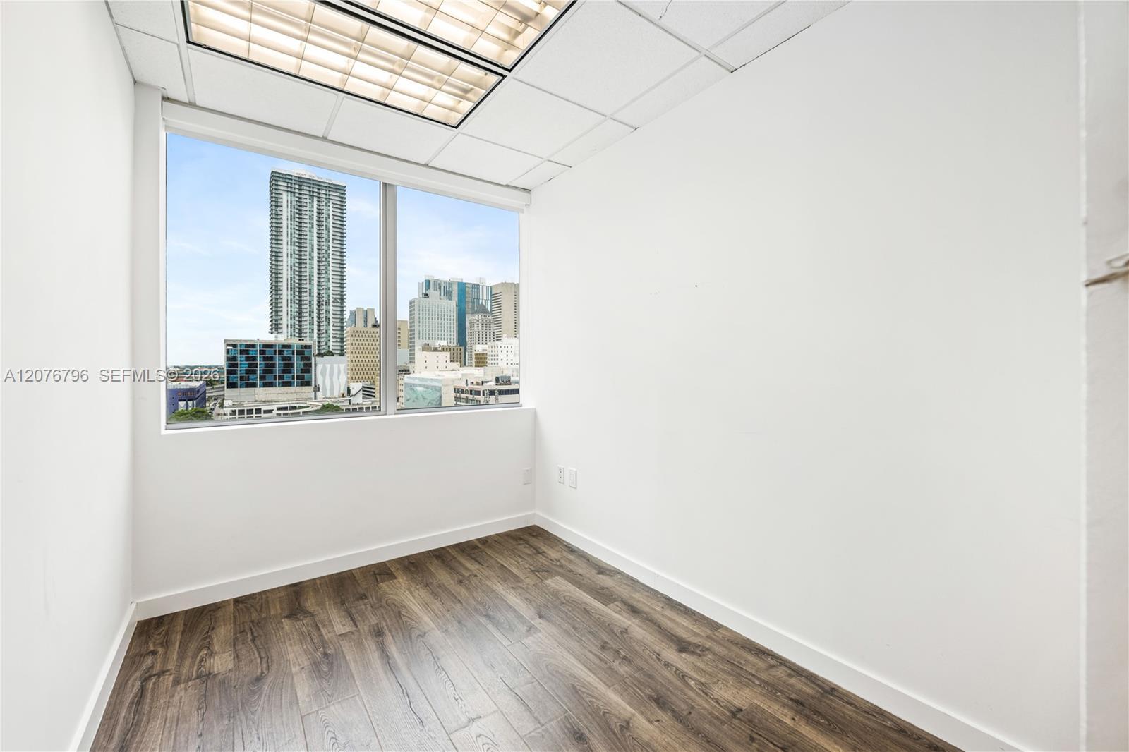 150 SE 2nd Ave # 1010, Miami FL 33131 photo 3