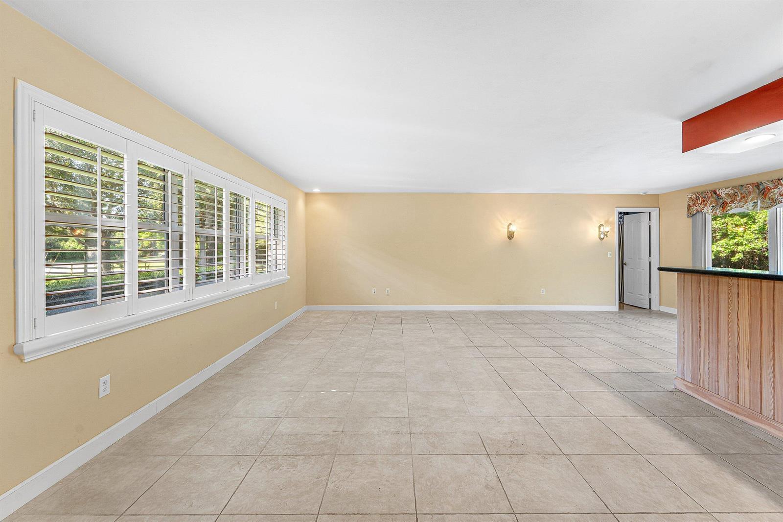 8645 Square Lake Drive, Palm Beach Gardens FL 33418 photo 5