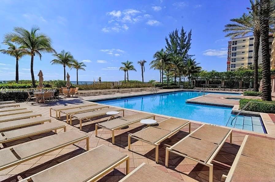 Hallandale Beach, FL 33009 photo 5