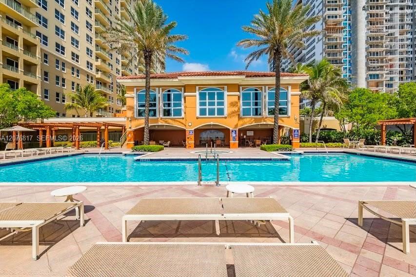 Hallandale Beach, FL 33009 photo 4