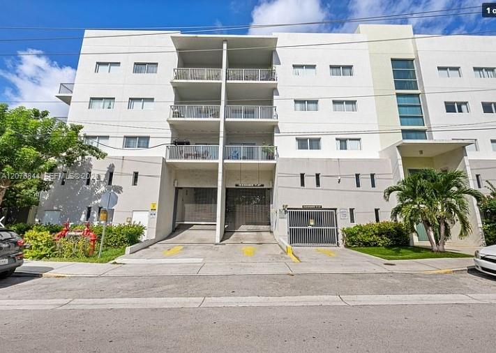 900 SW 7th St # 503, Miami FL 33130