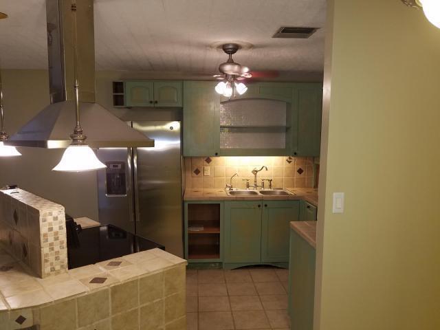 5725 FERNLEY Drive E # 7, West Palm Beach FL 33415 photo 3
