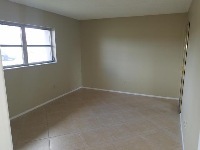5725 FERNLEY Drive E # 7, West Palm Beach FL 33415 photo 4