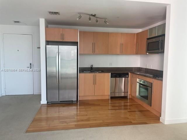 300 S Biscayne Blvd # 2303, Miami FL 33131