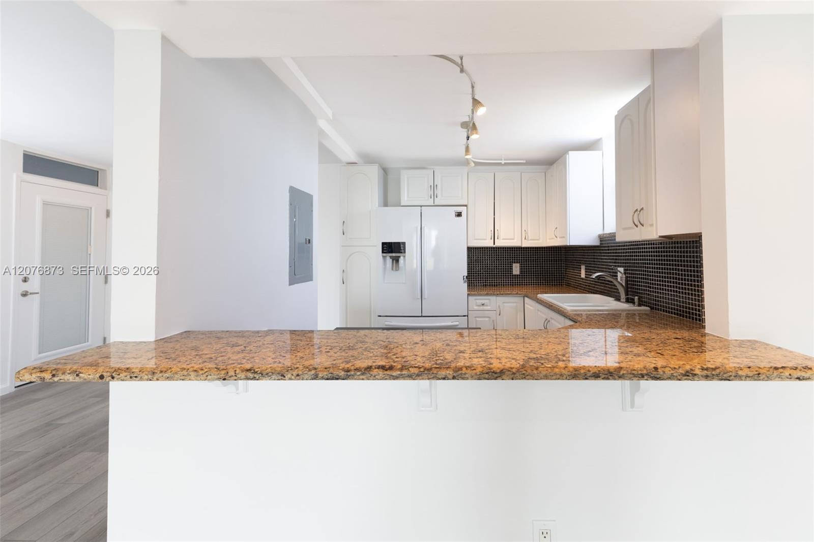 1045 10th St # 604, Miami Beach FL 33139 photo 4