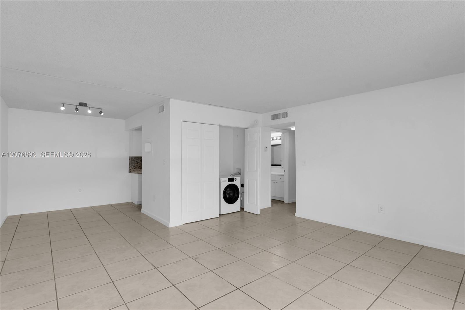 7100 Fairway Dr # K11, Miami Lakes FL 33014 photo 2