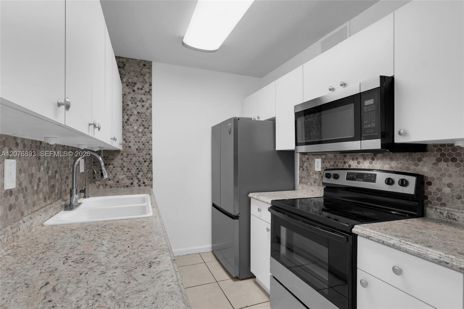 7100 Fairway Dr # K11, Miami Lakes FL 33014 photo 5