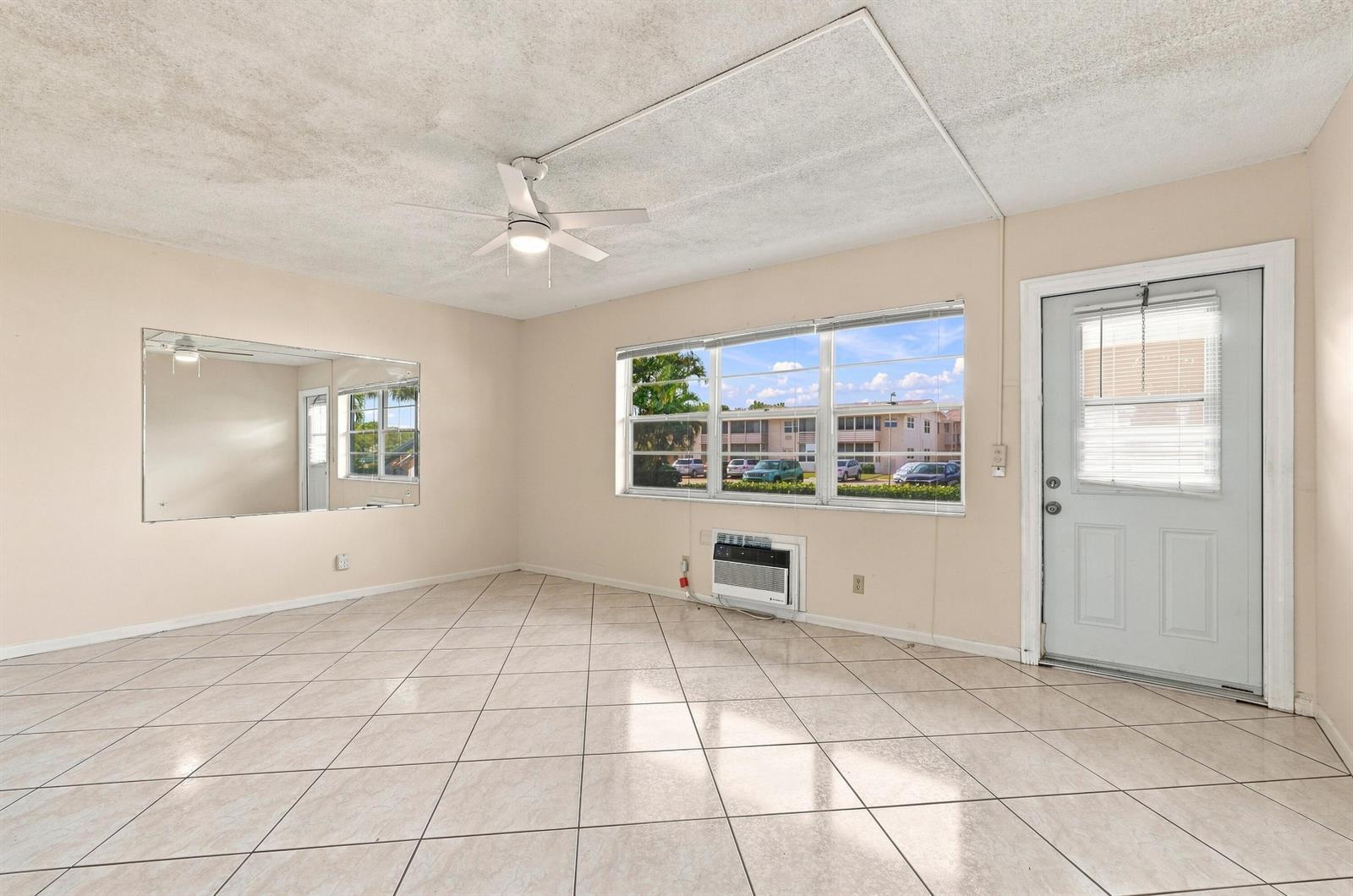 98 Norwich E, West Palm Beach FL 33417 photo 4