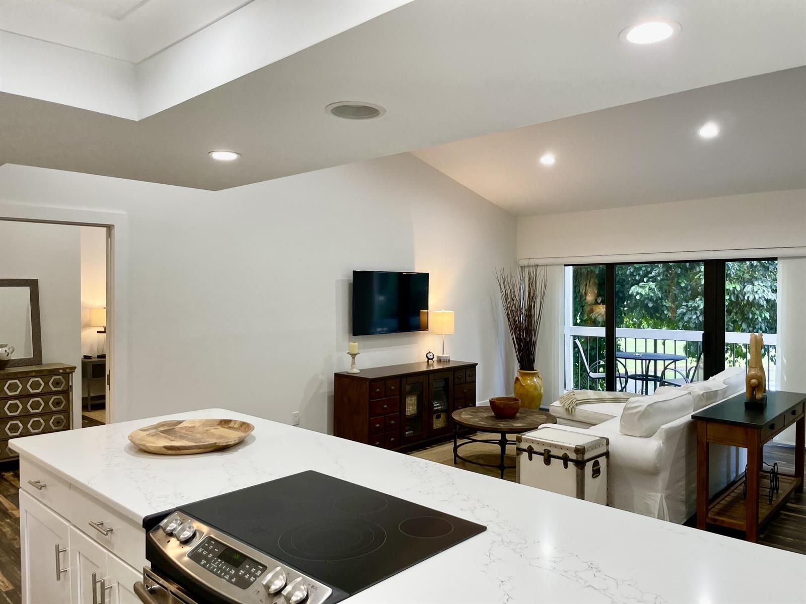 11863 WIMBLEDON Circle # 546, Wellington FL 33414 photo 2