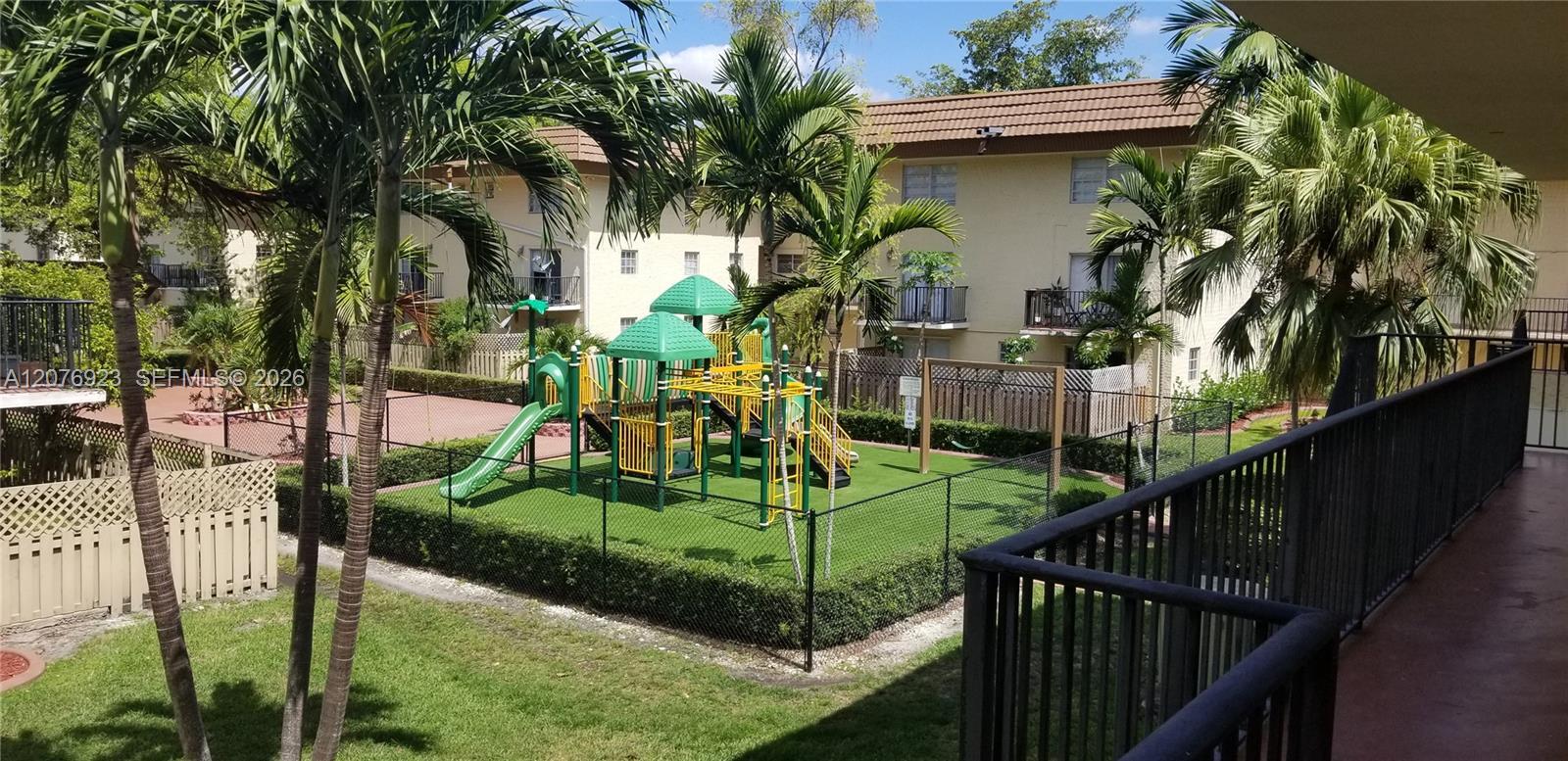 8550 SW 109th Ave # 202, Miami FL 33173 photo 2