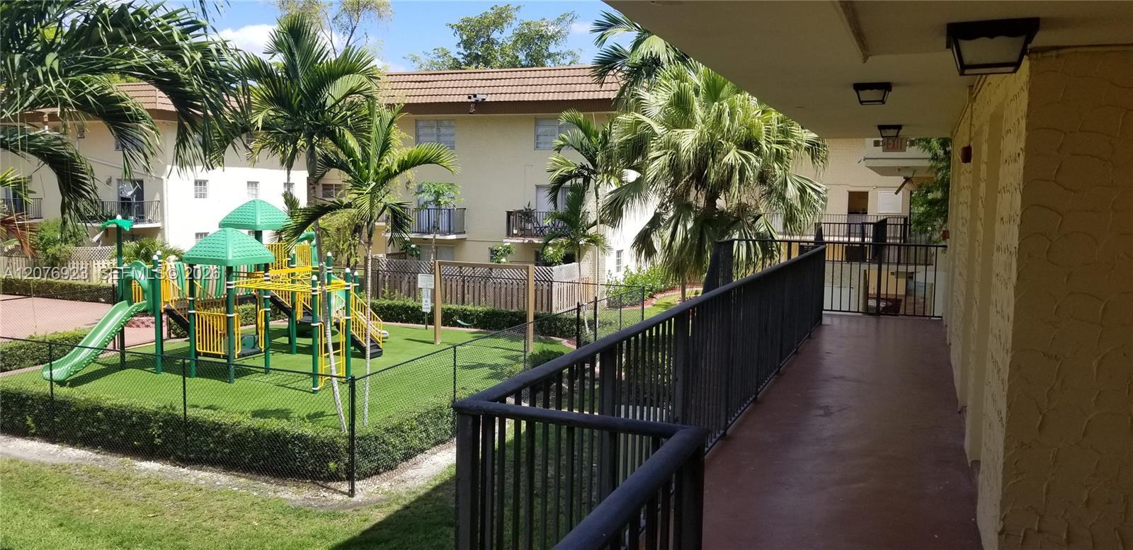 8550 SW 109th Ave # 202, Miami FL 33173 photo 3