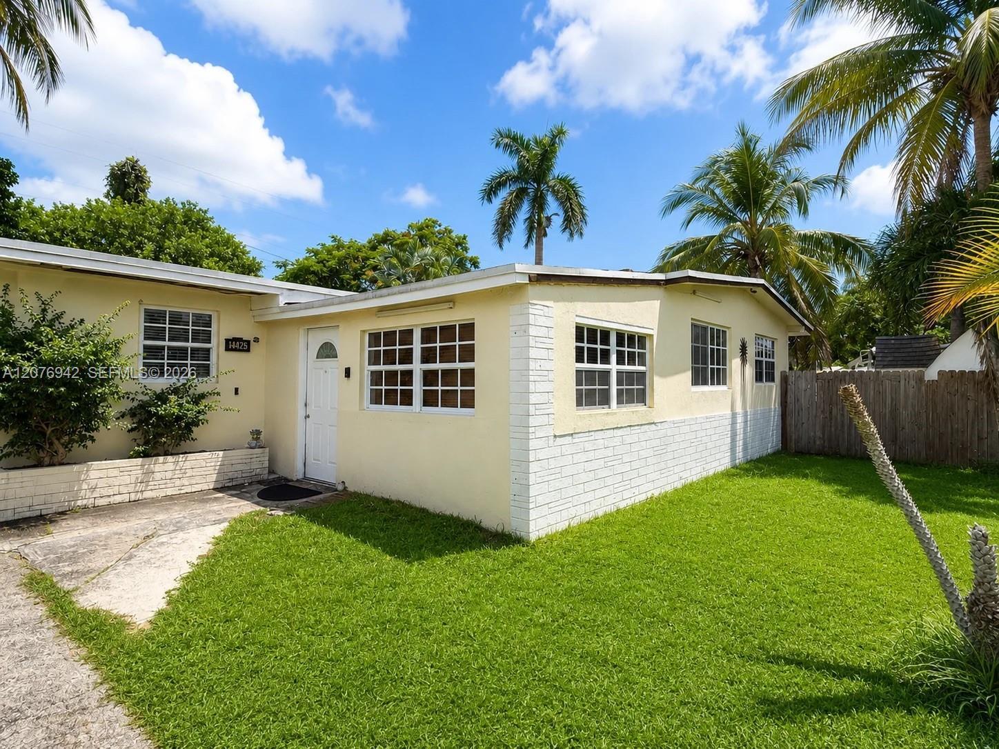 15465 SW 298th Ter, Homestead FL 33033 photo 2