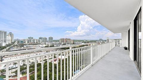 210 174 St # 2401, Sunny Isles Beach FL 33160 photo 3