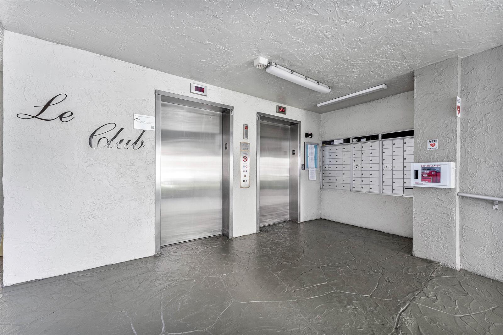 2205 S CYPRESS BEND Drive # 302, Pompano Beach FL 33069 photo 2