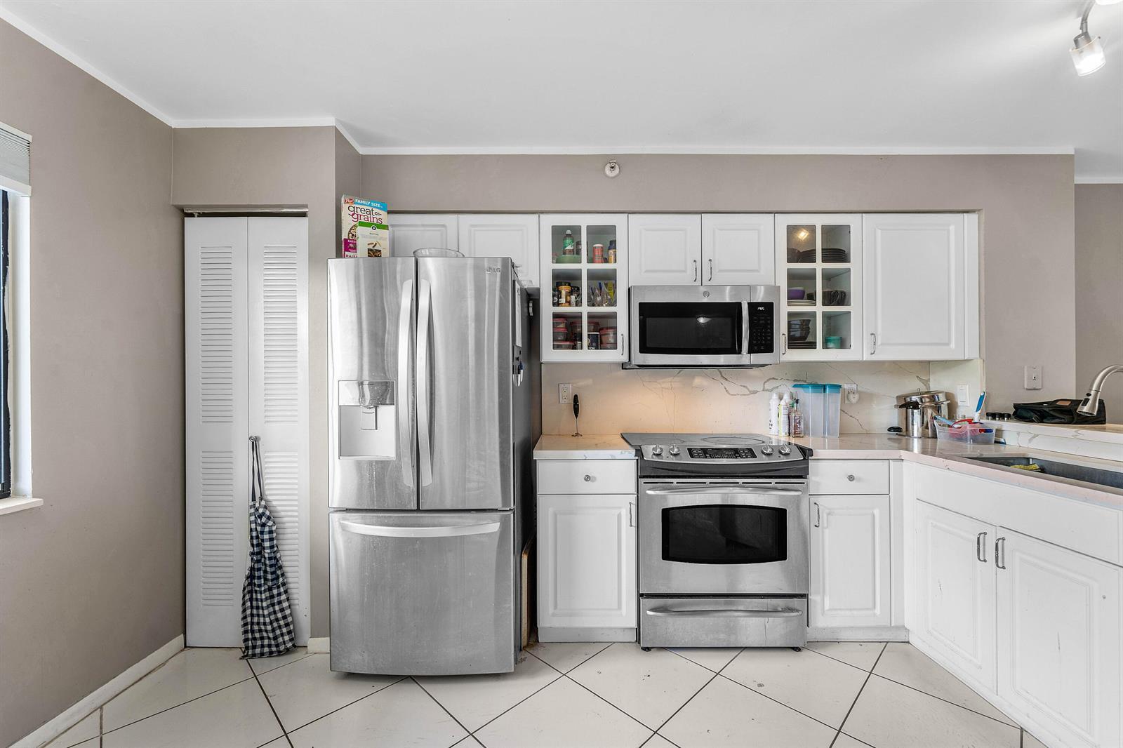 2205 S CYPRESS BEND Drive # 302, Pompano Beach FL 33069 photo 5