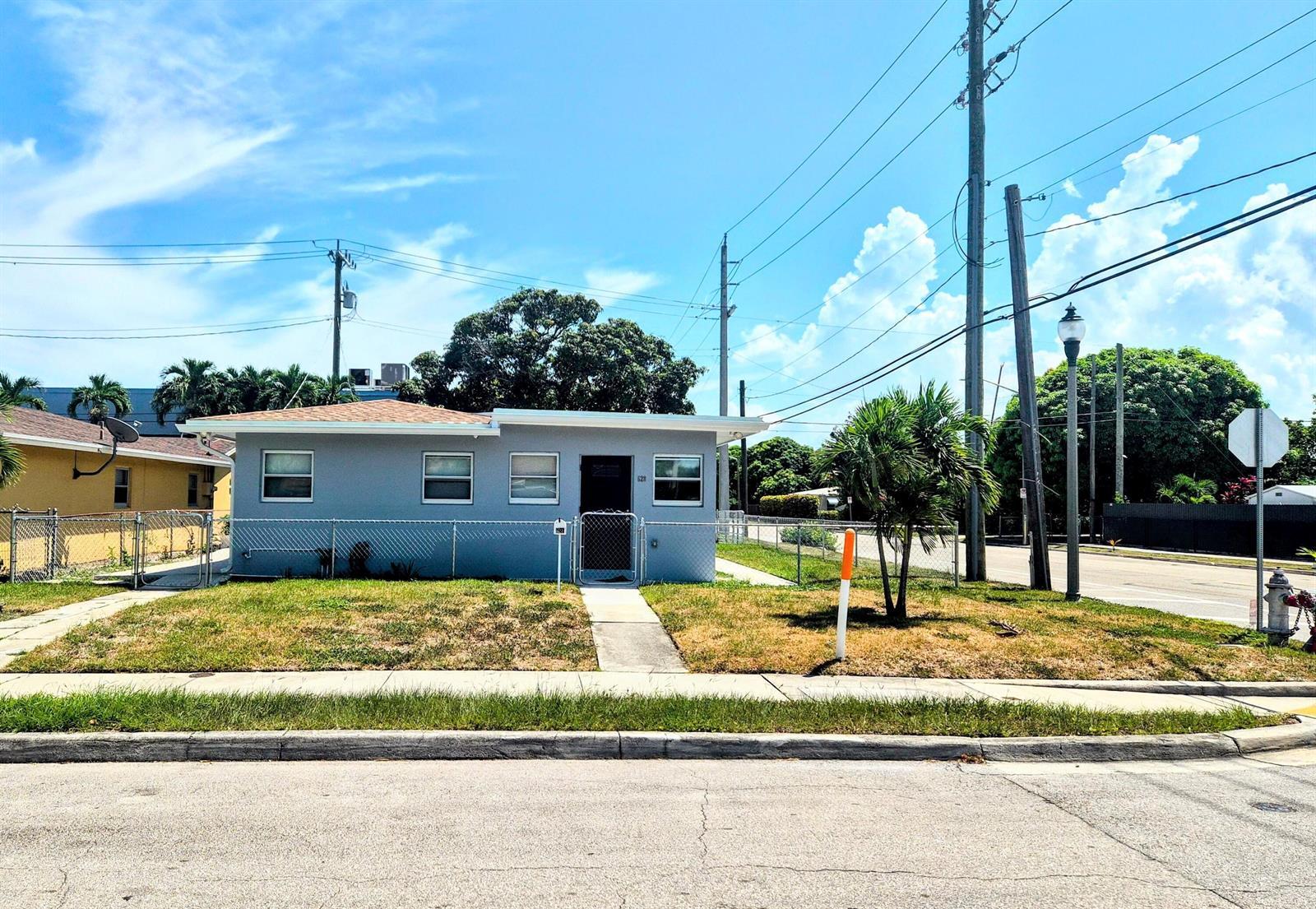 628 Monroe Drive, West Palm Beach FL 33405 photo 3