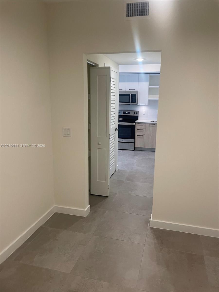 16395 Biscayne Blvd # 1611, North Miami Beach FL 33160 photo 3