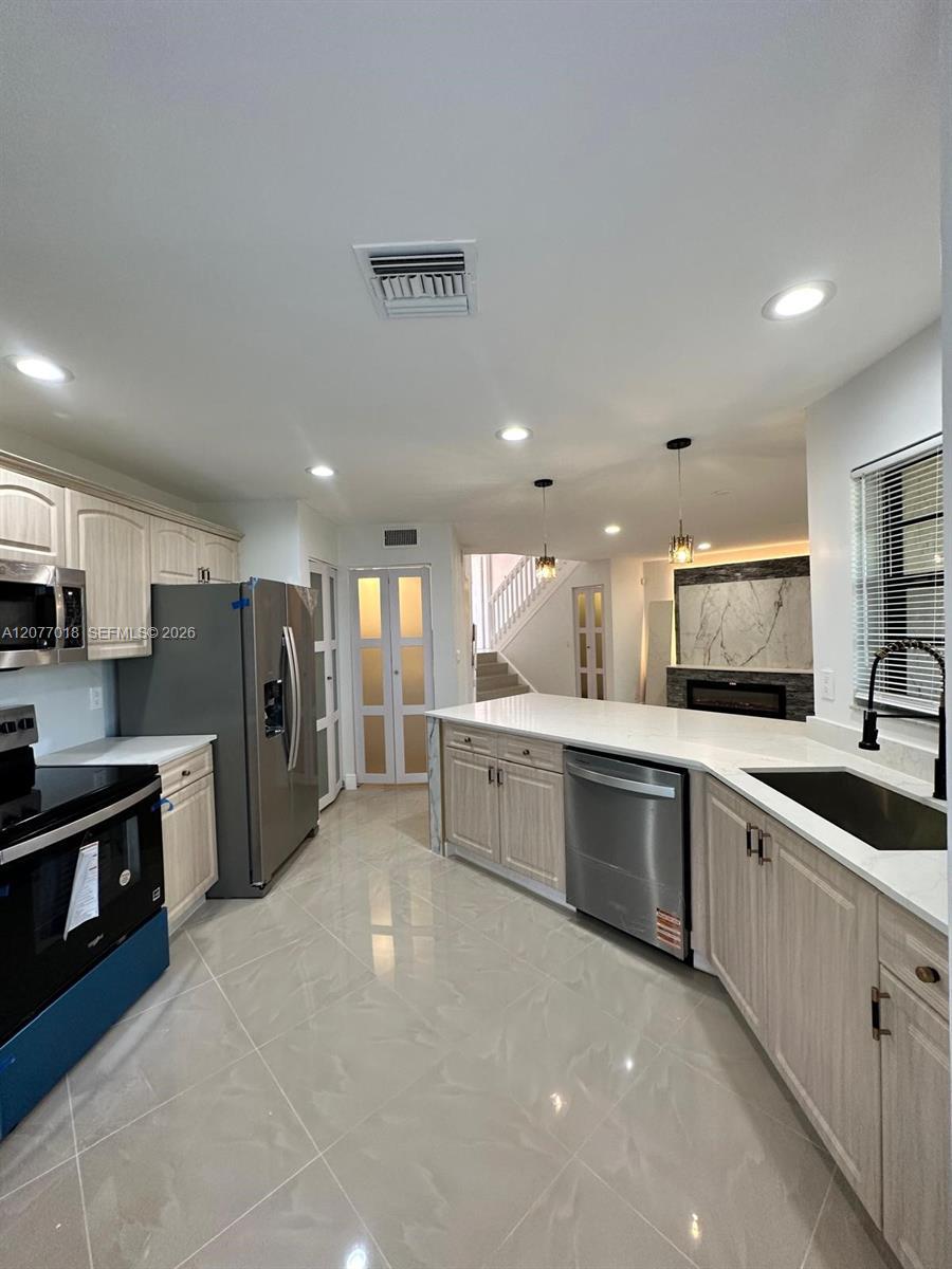 9177 W Sunrise Blvd, Plantation FL 33322 photo 5
