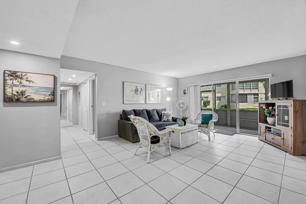 752 LORI Drive # 217, Palm Springs FL 33461 photo 2