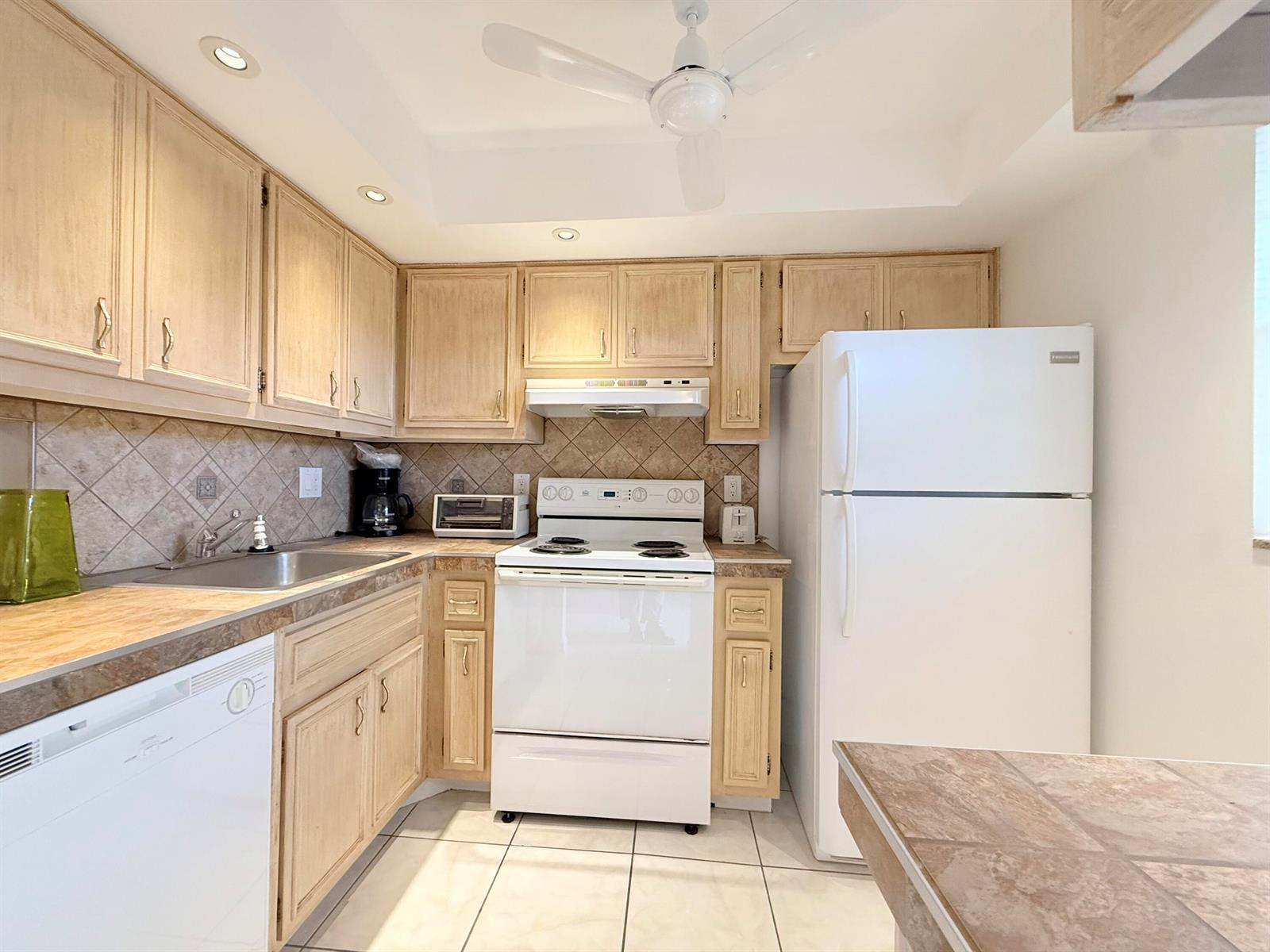 2800 NW 47th Terrace # 106B, Lauderdale Lakes FL 33313 photo 3