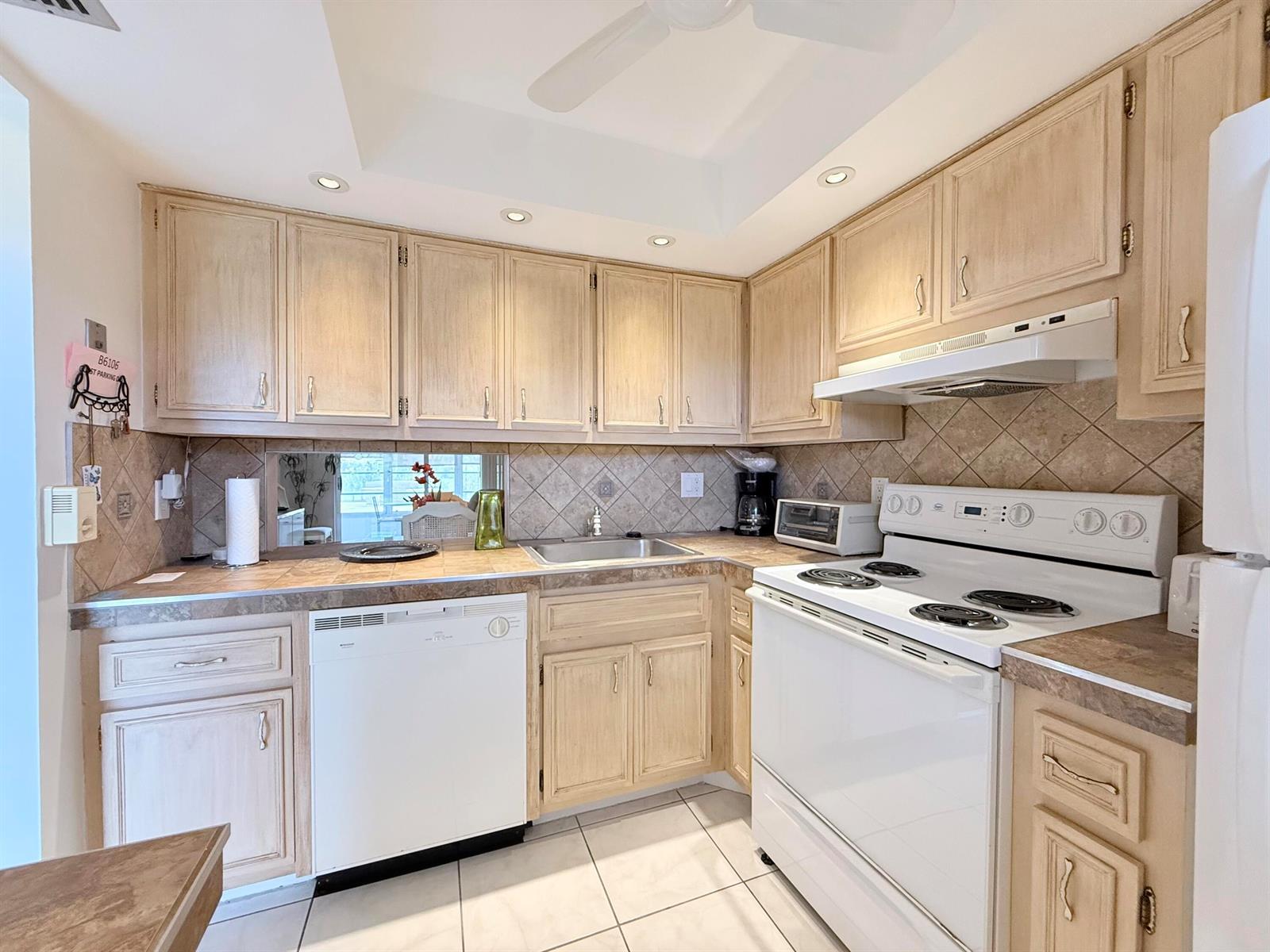 2800 NW 47th Terrace # 106B, Lauderdale Lakes FL 33313