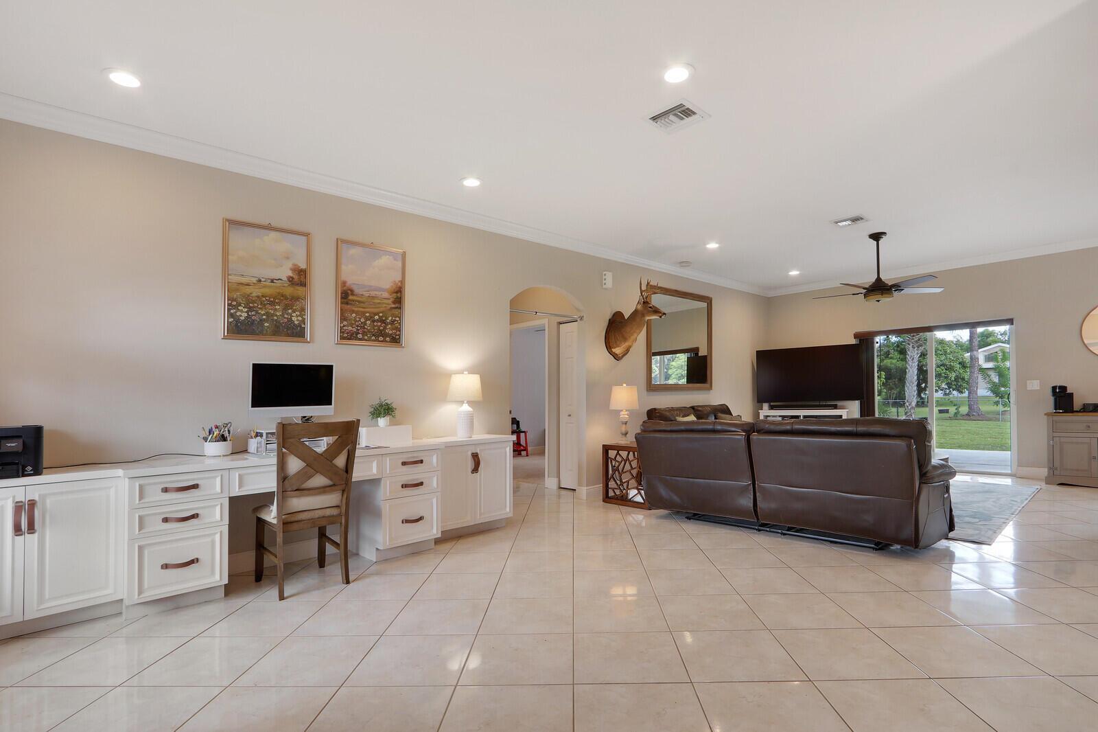 16605 64th Place N, Loxahatchee FL 33470 photo 2